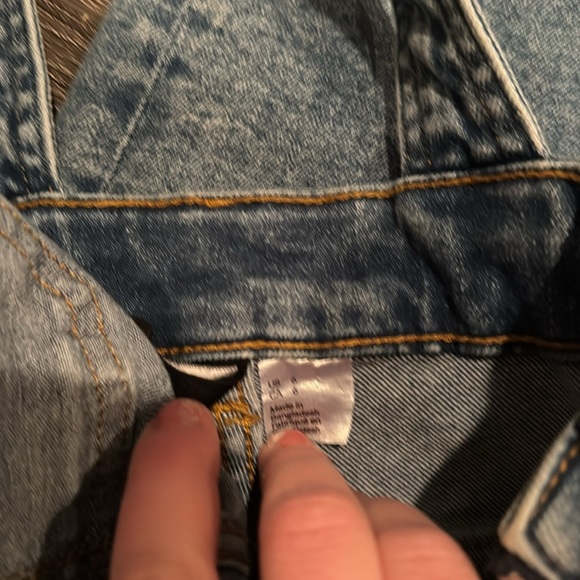 Divided H&M denim overalls size 6 // 021803 - Picture 2 of 2